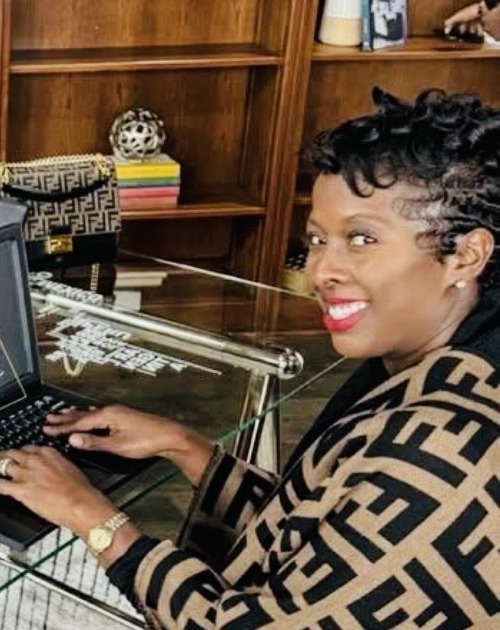 Natura Gibson, Realtor